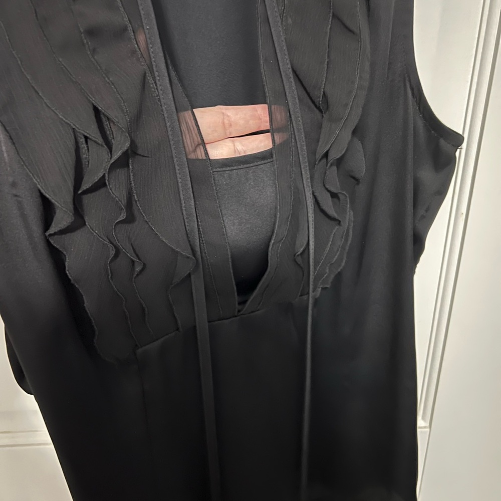 Bisou Bisou Black Sleeveless Blouse